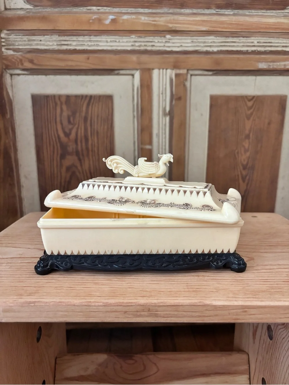 N/A ivory decorative